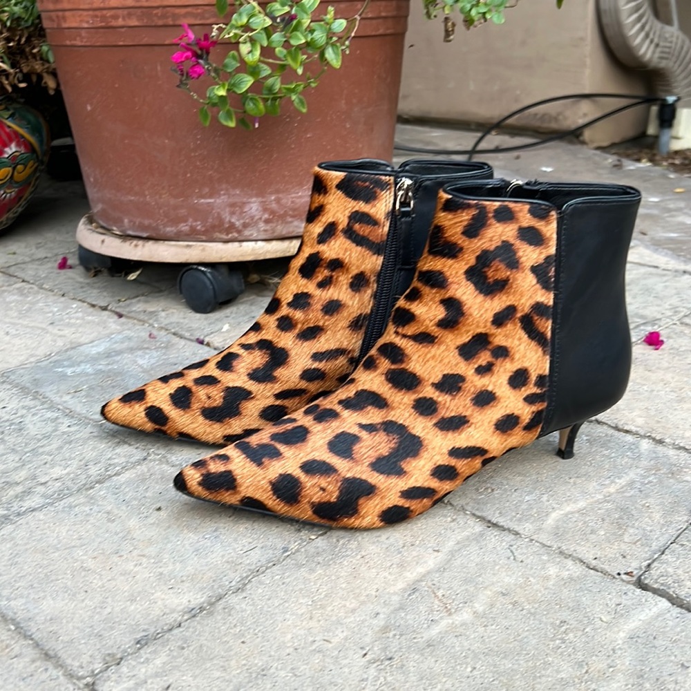Talbots cheetah print black leather bootie 7.5